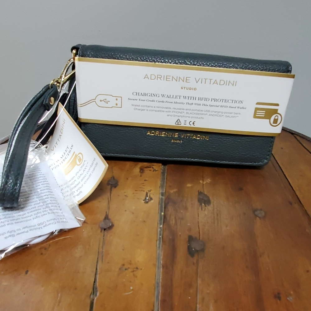 Adrienne Vittadini studio charging wallet RFID